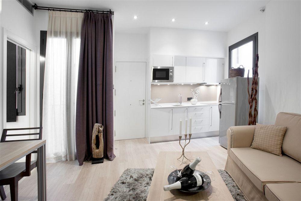 Inspired By Enjoyapartments برشلونة المظهر الخارجي الصورة