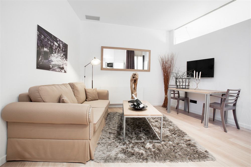 Inspired By Enjoyapartments برشلونة المظهر الخارجي الصورة